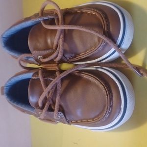 EUC Boys size 9 Old Navy Brown Boat Shoes